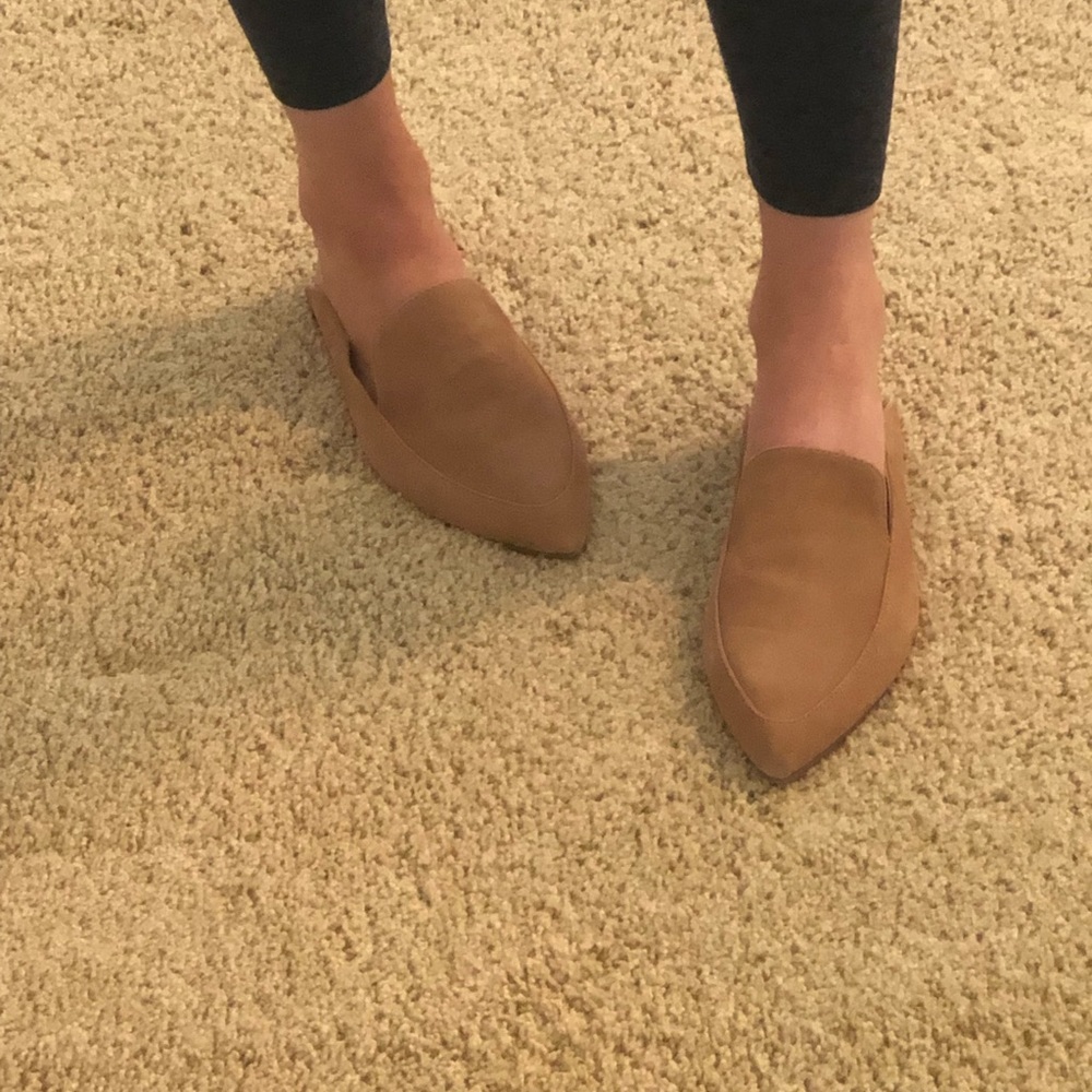 Kristin Cavallari camel suede slide. Size 8.5